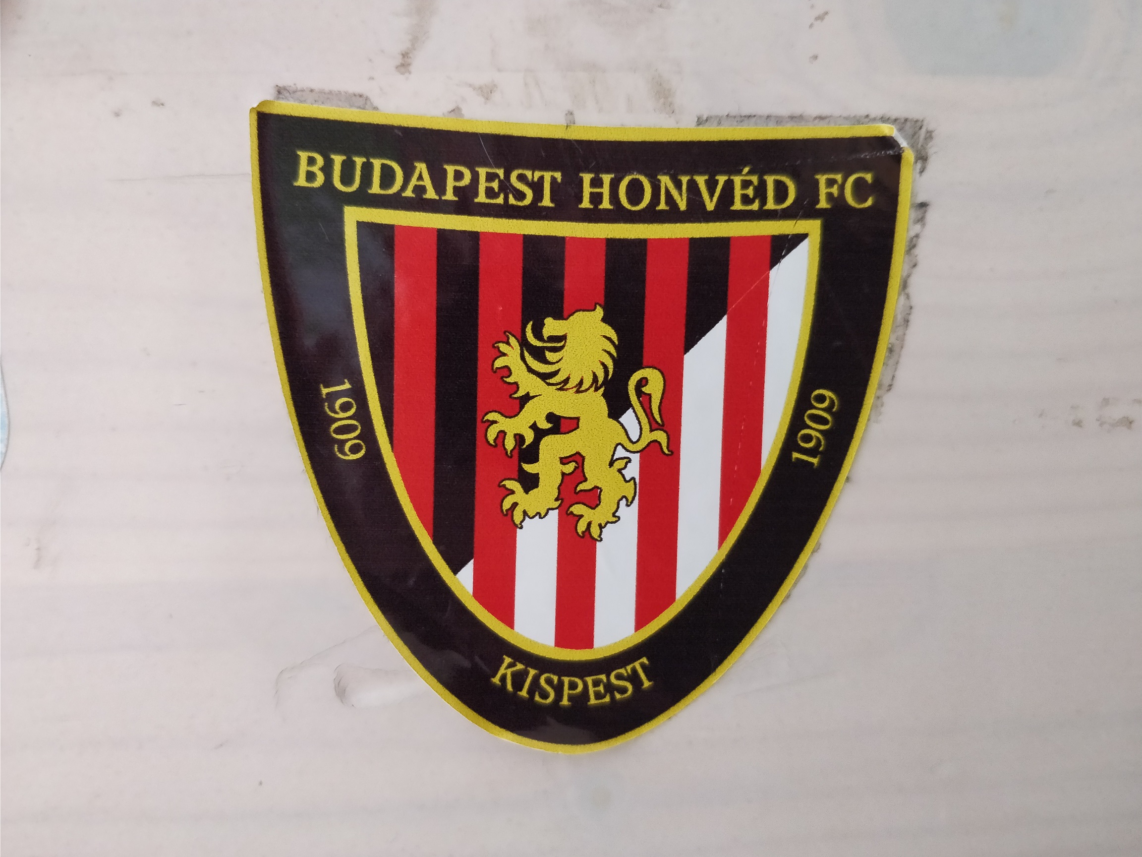 Bern, Wohnung, Bett, Honved, Honvéd, Budapest Honvéd FC, Honved Budapest, Fussball, #StickerLogoElfsport